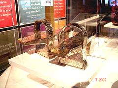 Ruling Class Extravagant Metal Platforms /  Bata shoe museum / Toronto, Canada - 3 juillet 2007