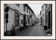 Zons, Gasse
