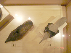 Phallic symbol pointed tip shoes- Bata Shoe Museum- Toronto, Canada - 3 juillet 2007