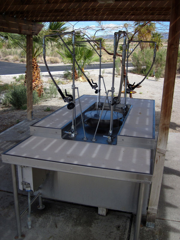 Salton Sea Visitors Center Fish Cleaning Area (0710)