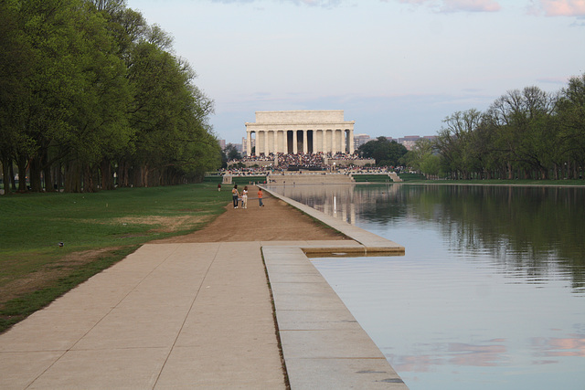 02.EasterSunriseService.LincolnMemorial.WDC.4April2010