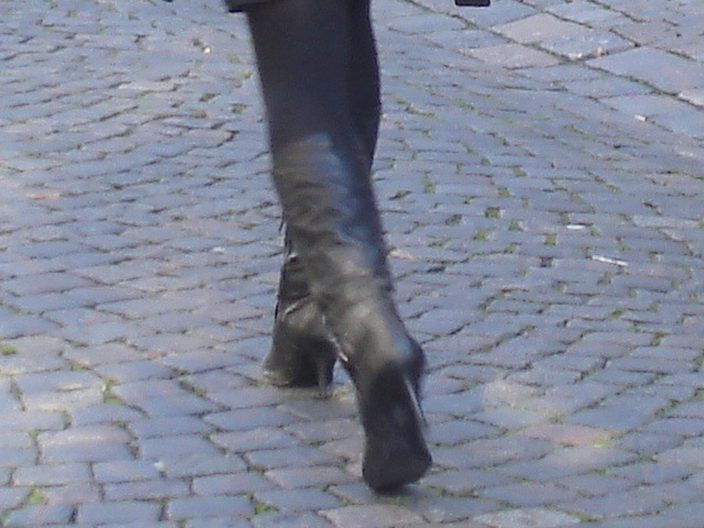 Dimani Swedish blond Lady in Dominatrix Boots /  Blonde suédoise en bottes à talons aiguilles -  Ängelholm / Suède - Sweden.   23-10-2008