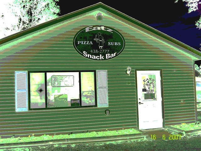 Eatz Pizza Subs Snack Bar restaurant  / Rutland,  Vermont -  16 juin 2007- Négatif RVB postérisé