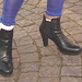 La Dame blonde Hoss Oss Fär en bottines sexy à talons hauts /  -  Hoss Oss Fär Swedish blond mature in short high-heeled Boots /  Ängelholm  /  Sweden - Suède.  23 octobre 2008- Version éclaircie