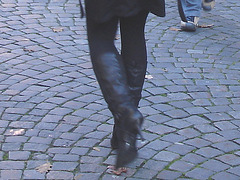 Dimani Swedish blond Lady in Dominatrix Boots /  Blonde suédoise en bottes à talons aiguilles -  Ängelholm / Suède - Sweden.   23-10-2008