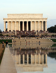 08.EasterSunriseService.LincolnMemorial.WDC.4April2010