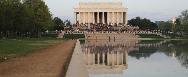 11.EasterSunriseService.LincolnMemorial.WDC.4April2010