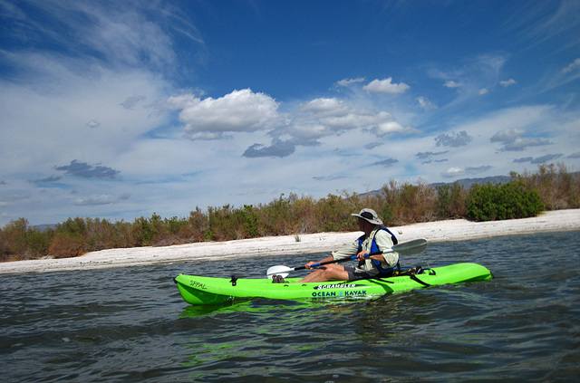 Kayaking On The Salton Sea (0750)