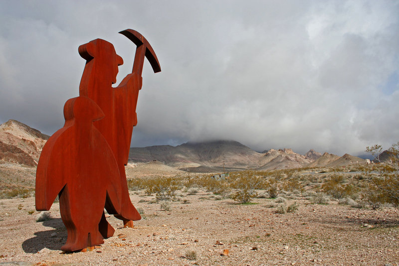 Rhyolite Public Art - Miner & Penguin (5322)