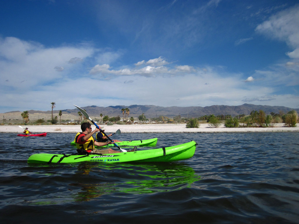 Kayaking On The Salton Sea (0780)