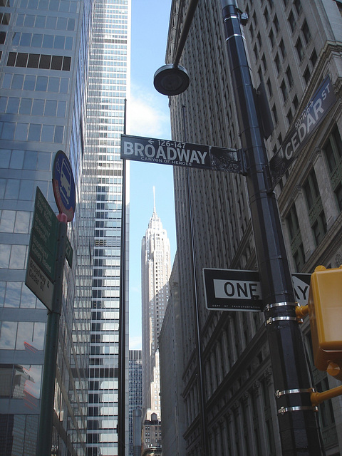 On Broadway / Ceddar streets corner - New-York city /  19 juillet 2008