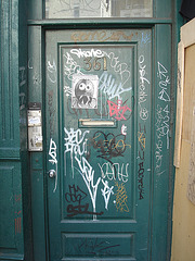 Graffitis door number 361 /  New-York city - 19 juillet 2008