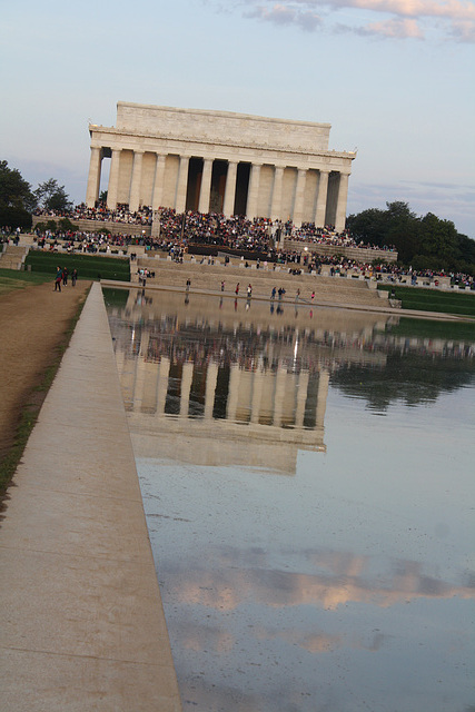 13.EasterSunriseService.LincolnMemorial.WDC.4April2010