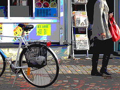 Direkten Lady in chunky flat heeled Boots /  La Dame Direkten en bottes à talons trapus -  Ängelholm / Sweden - Suède - 23 octobre 2008 -Postérisation