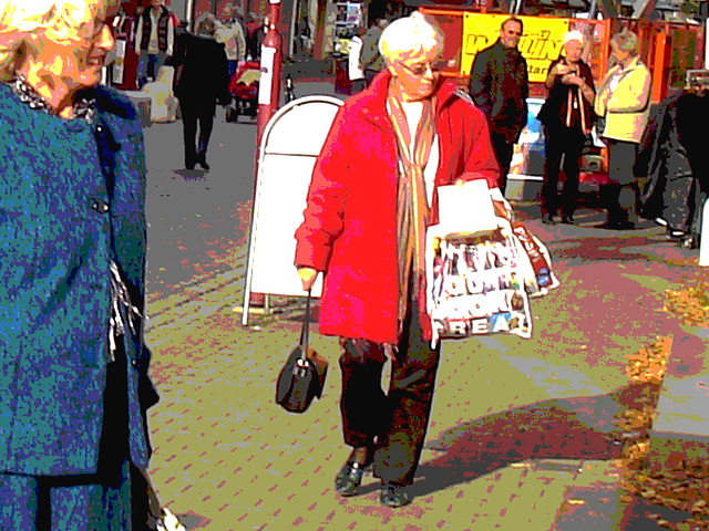 Inspiration red coat ultra mature Lady /  Dame inspirante du bel âge au manteau rouge -  Ängelholm /  Sweden - Suède -  23 octobre 2008 - Postérisation