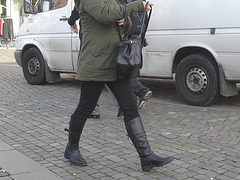 Dame d'âge mur en bottes SS / Loomis swedish Mature Lady in stylish SS Boots - Ängelholm / Suède - Sweden.  23 octobre 2008