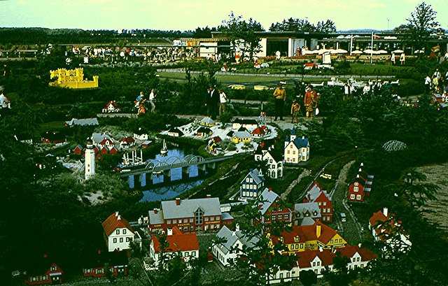 DK-2-030-70w Billund Legoland