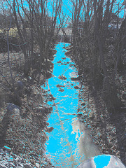 Ruisseau dans ma ville /  Hometown stream - 16 mars 2010 - Éclaircie avec bleu photofiltré