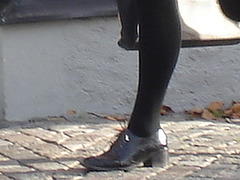 Direkten hatter in chunky heeled shoes and sexy skirt / Suédoise à chapeau en jupe sexy et souliers à talons trapus / Ängelholm / Suède - Sweden. 23/10/2008 Direkten hatter in chunky heeled shoes and sexy skirt / Suédoise à chapeau en jupe sexy et souliers à talons trapus / Ängelholm / Suède - Sweden. 23/10/2008