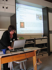 Pavla Dvořáková dum Vikipedia prezento dum la Eŭropa E-Kongreso en Herzberg 1.6.2009