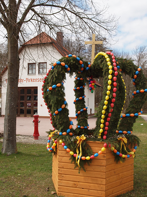 Osterbrunnen in Pirkensee