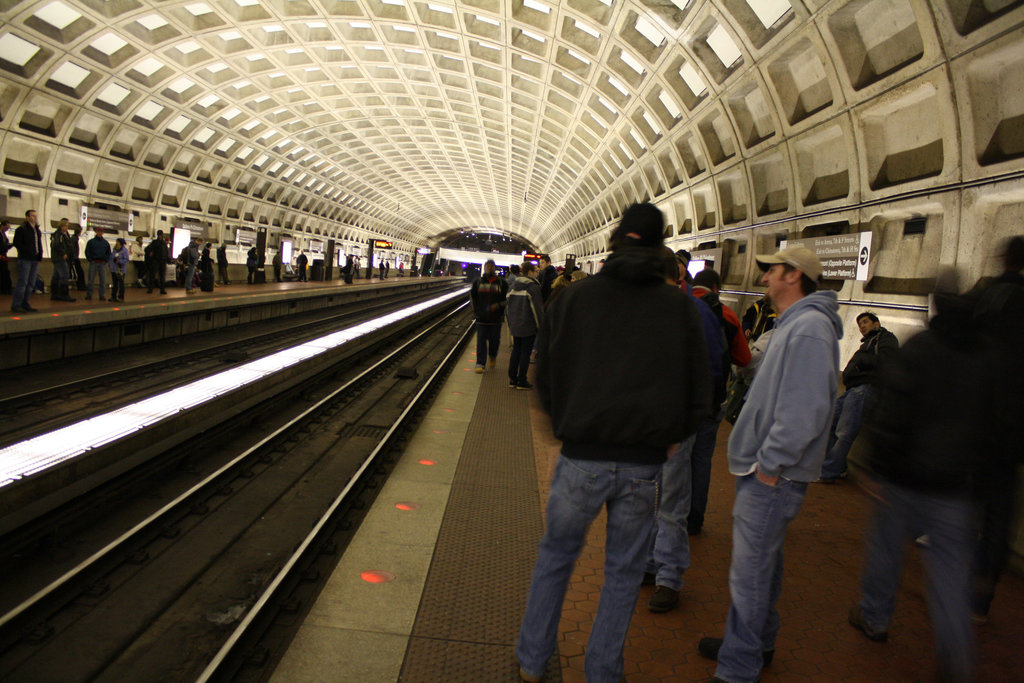 03.DayAfterBlizzard.WMATA1.GalleryPlaceChinatown.WDC.7February2010