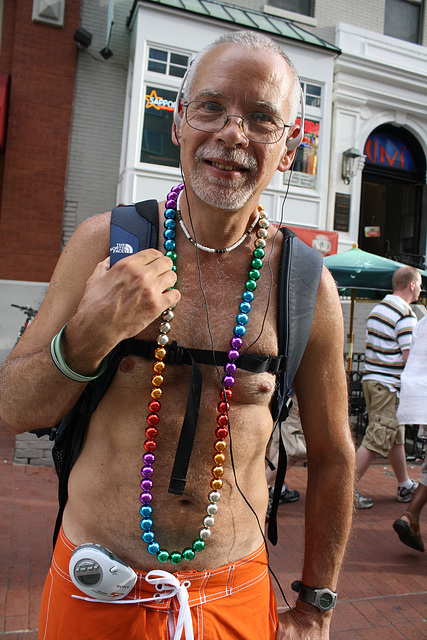 83.WaitingForPrideParade.PStreet.NW.WDC.12June2010