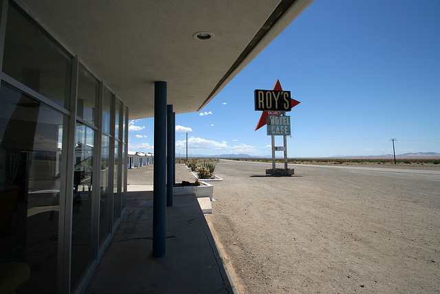 Roy's - Amboy California (7164)