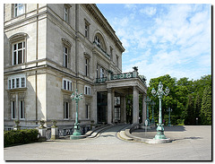 Villa Hügel, Entree