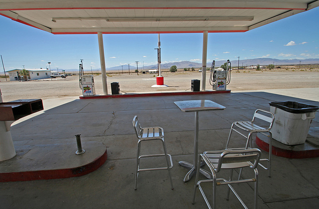 Roy's - Amboy California (7172)