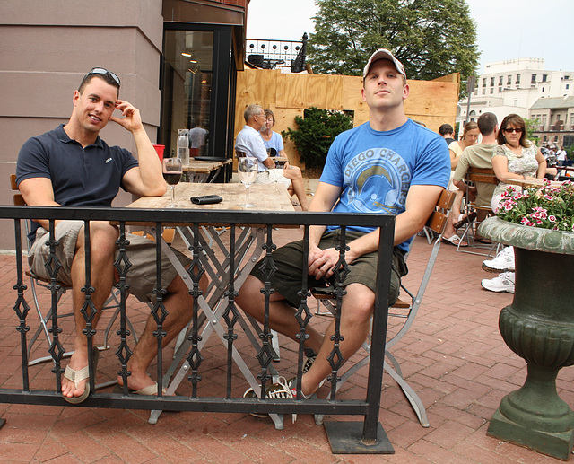 12.WaitingForPrideParade.PStreet.NW.WDC.12June2010