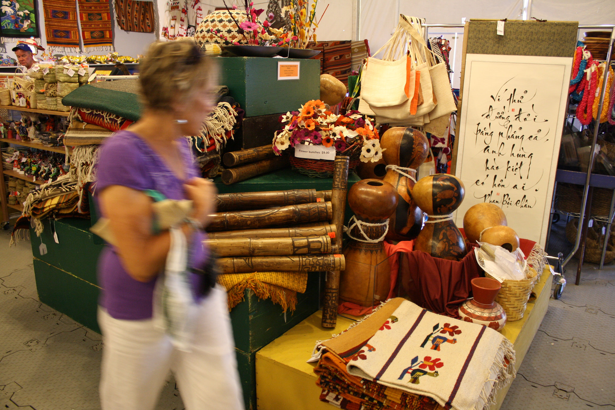 08.Marketplace.SmithsonianFolklifeFestival.WDC.3July2010