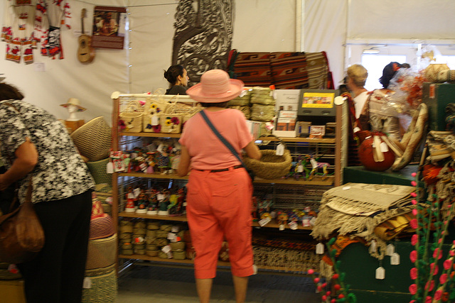 13.Marketplace.SmithsonianFolklifeFestival.WDC.3July2010