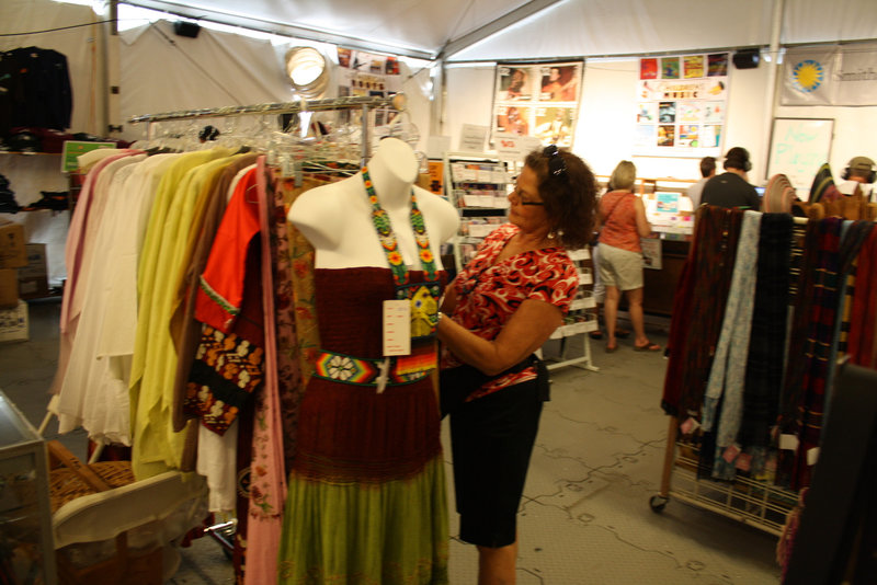 17.Marketplace.SmithsonianFolklifeFestival.WDC.3July2010