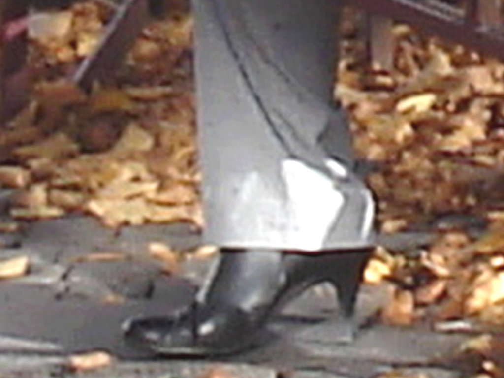 Jolie rouquine Sony en talons hauts / Sony infinity perfekt readhead Lady in high heels shoes  - Ängelholm / Suède - Sweden.  23-10-2008