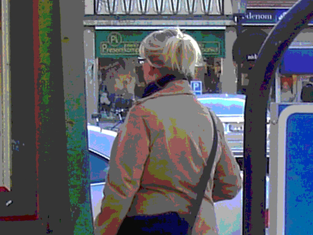 La Dame blonde Rikstelefon avec lunettes et bottes sexy / Rikstelefon Blond mature Lady with glasses in jeans and flat sexy Boots - Ängelholm  / Suède - Sweden.  23-10-2008- Postérisation