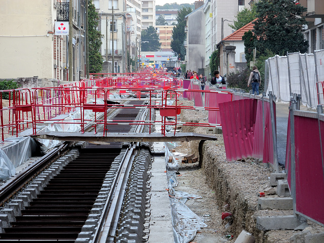 BESANÇON: Travaux du tramway, Avenue Fontaine Argent - 05.