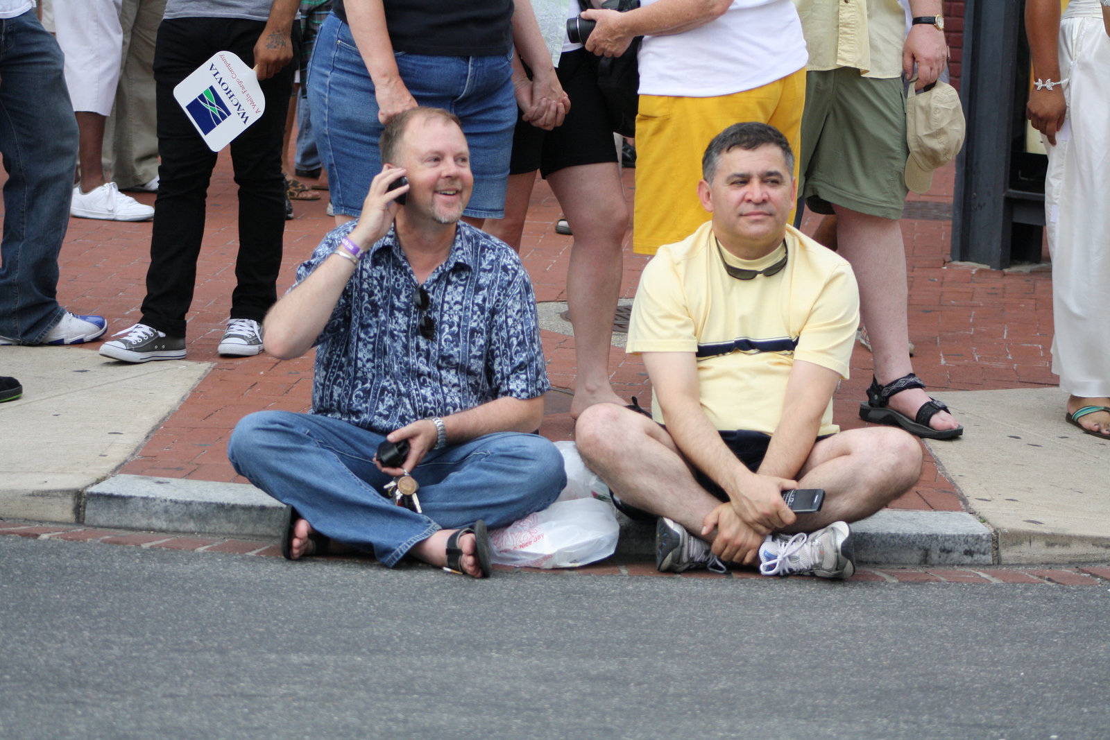 124.WaitingForPrideParade.PStreet.NW.WDC.12June2010