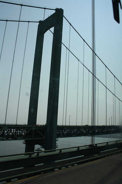 14.Megabus.M21.DelawareMemorialBridge.DE.27June2010