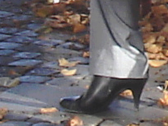 Jolie rouquine Sony en talons hauts / Sony infinity perfekt readhead Lady in high heels shoes  - Ängelholm / Suède - Sweden.  23-10-2008