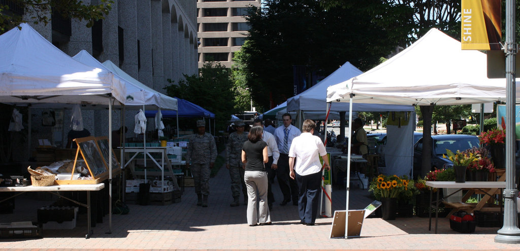 04.FreshFarmMarket.CrystalCity.VA.8June2010