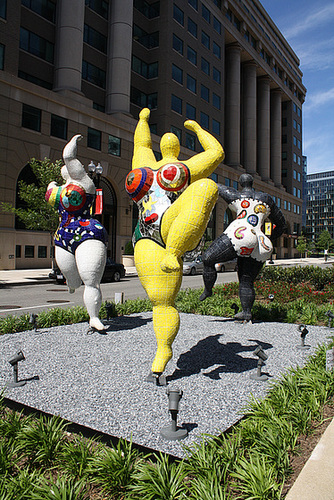 94.NikiDeSaintPhalle.NMWA.NYAvenue.WDC.15May2010