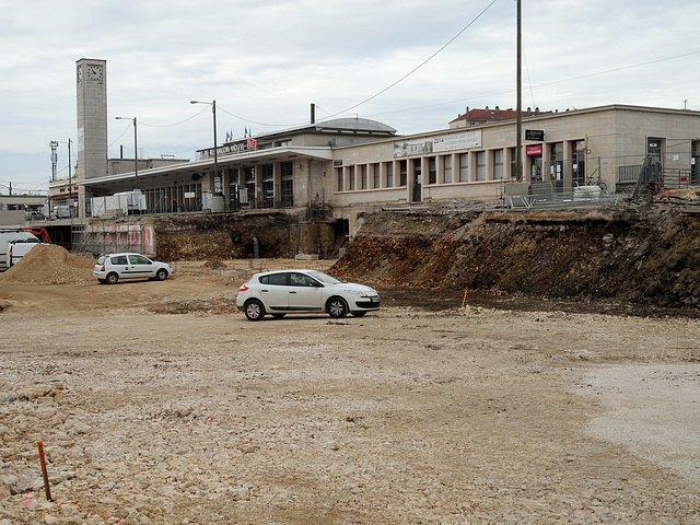 BESANÇON: Travaux du tramway, la gare Viotte - 06.