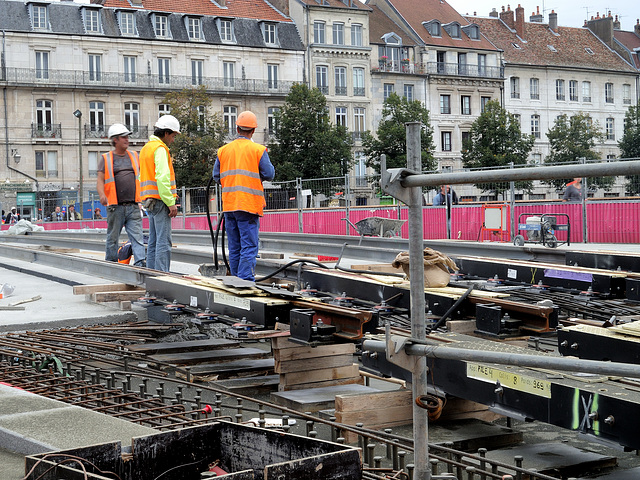 BESANÇON: Travaux du tramway, le pont Battant.