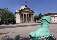 20100624 6055WSw [D~LIP] Landestheater Detmold, Hermanns- (Denkmal) Fuss, Detmold