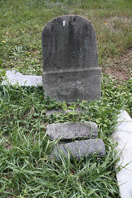 141.MountZionCemetery.Georgetown.27O.NW.WDC.21June2010