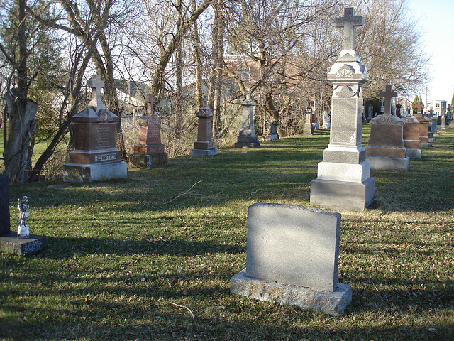 Cimetière et église / Church and cemetery - St-Eugène / Ontario, CANADA -  04-04-2010