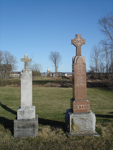 Cimetière et église / Church and cemetery - St-Eugène / Ontario, CANADA -  04-04-2010