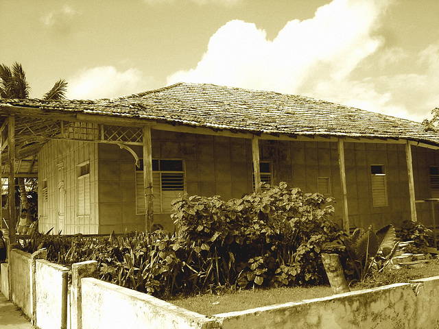 Maison cubaine / Cuban house - Varadero, CUBA. 6 février 2010 - Sepia