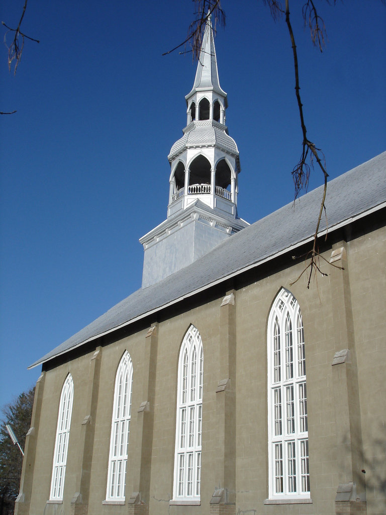 Cimetière et église / Church and cemetery - St-Eugène / Ontario, CANADA -  04-04-2010